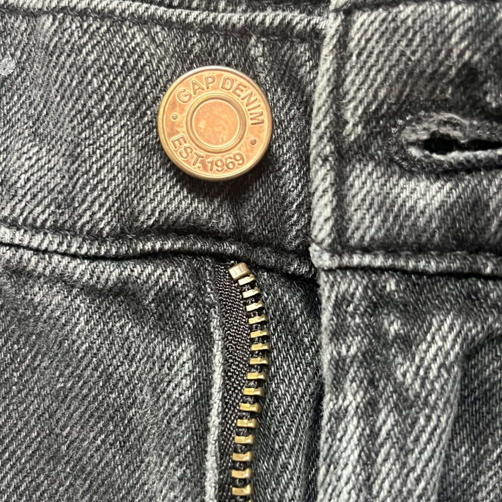 GAP Men's Relaxed Fit Black Jeans - Picture 3 of 4